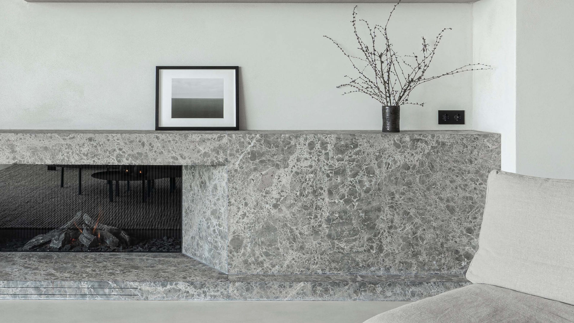 Blanke Top Cadzand DM interior Eline Ostyn fireplace