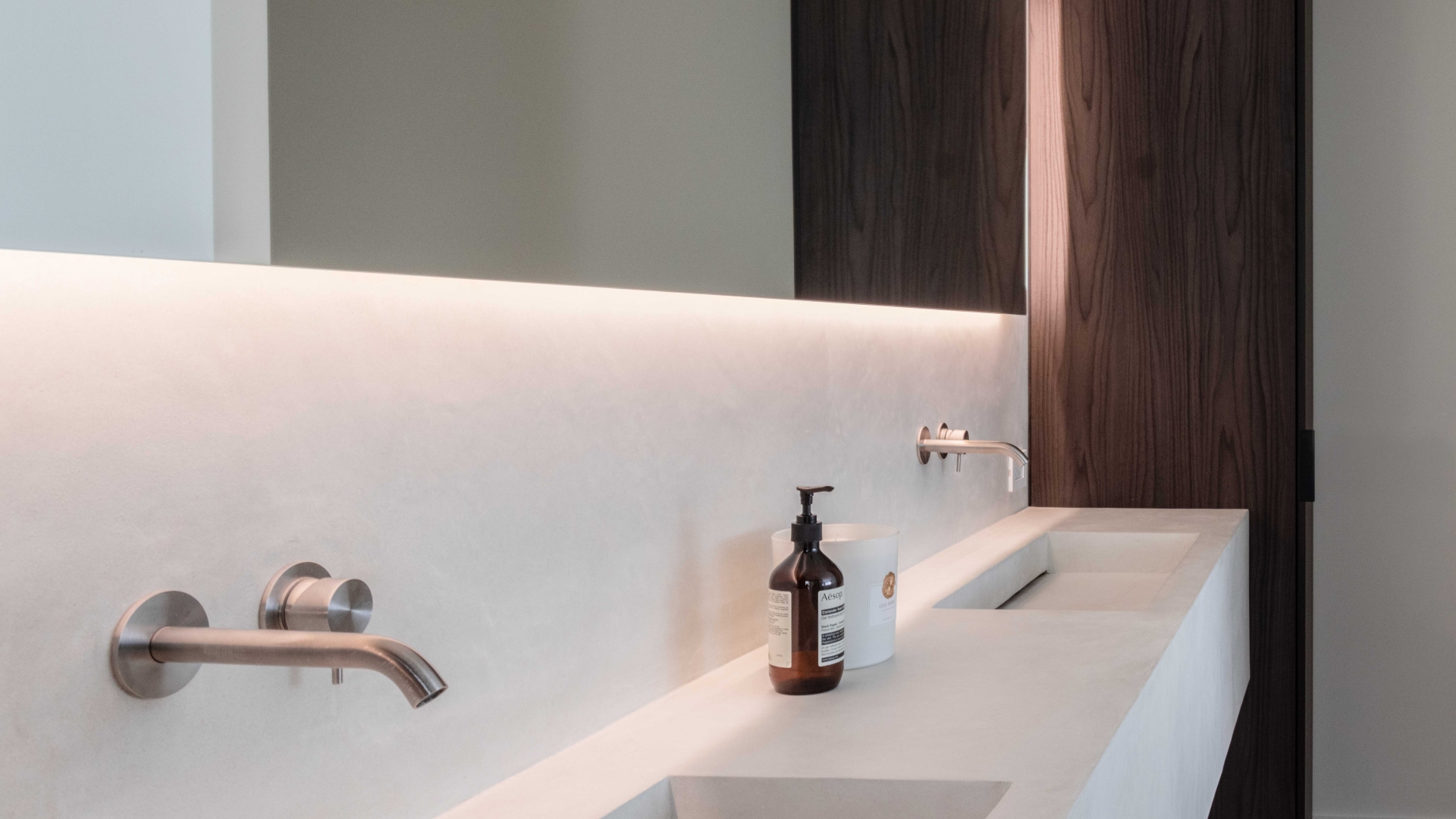 YB refurbishment Canada interior architecture by Eline Ostyn bathroom