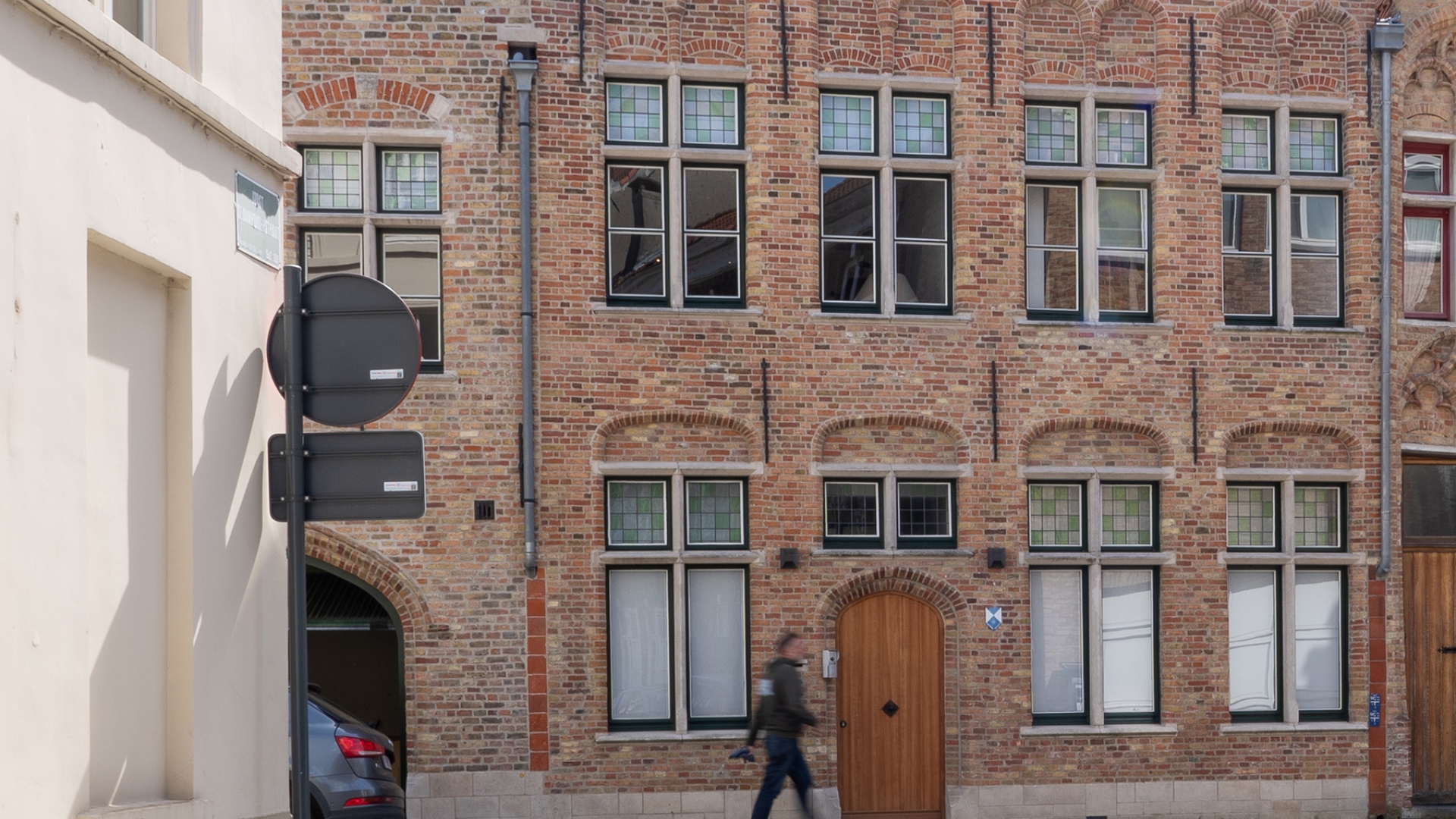VDM refurbishment by Eline Ostyn