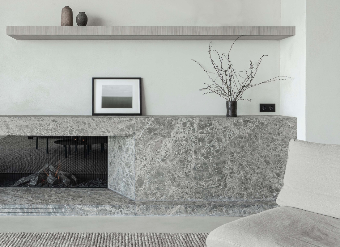 Blanke Top Cadzand DM interior Eline Ostyn fireplace